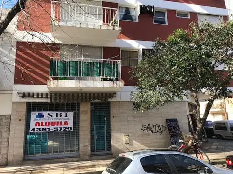 JOVELLANOS, G. M. DE 1300