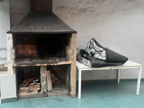 Casa en Alquiler con 2 cocheras