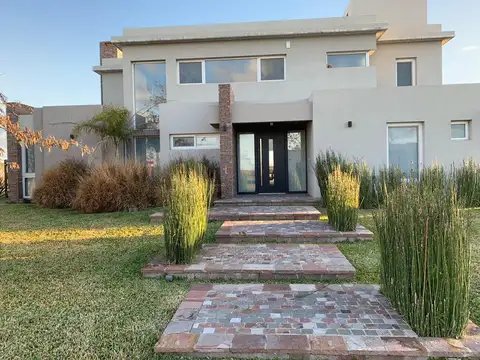 Hermosa Casa De 8 Ambientes 5 Baños Impecable Detalles de primera calidad