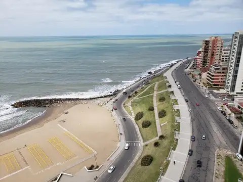 Departamento 4 ambientes con 5 baños