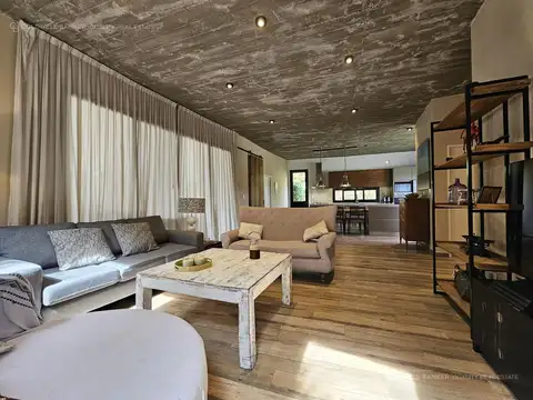 Casa en Venta en Pilar del Este - Santa Elena, USD 229.000