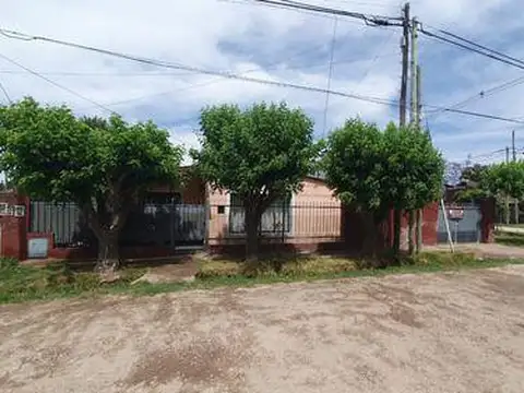 Espaciosa Casa En Venta, Lambertuchi
