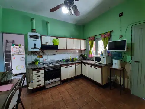 Casa en Venta con 2 cocheras