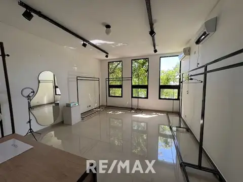 ALQUILER OFICINA 40 MTS2 PILAR VILLA MORRA