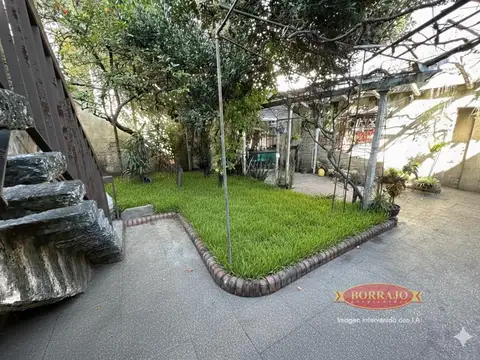 Casa en Venta en Versalles – Gran Oportunidad a Refaccionar | Lote Propio 10,50 x 26,24 mt