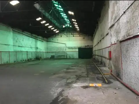 Depósito importante de Galpones - Oficinas- Doble salida Caballito