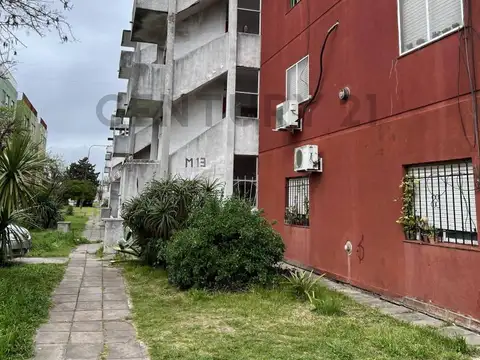 82 Esquina Diagonal 11C , Piso 0