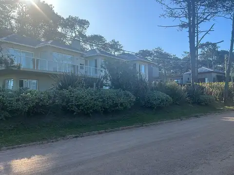 GRAN CASA EN MONTOYA (LA BARRA)