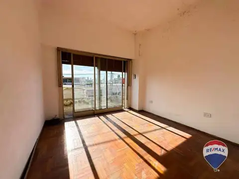 Depto Tipo Casa 6 ambientes con 2 baños