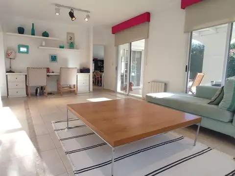 Casa en venta barrio Los Jazmines, Pilar Del Este