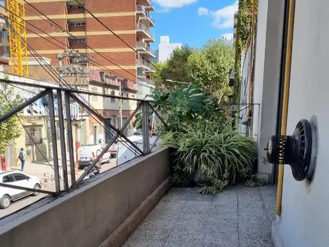 Av. H. Yrigoyen al 4000