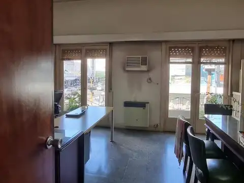 Local con oficinas en Lanús