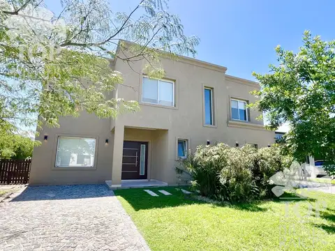 Casa en Alquiler de 4 dormitorios