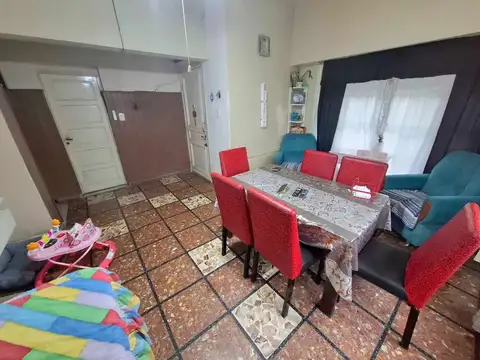 CASA 3 AMBIENTES VENTA TEMPERLEY JARDIN Y COCHERA