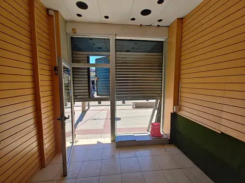 Local en Alquiler en Gregorio De Laferrere, $ 2.000.000