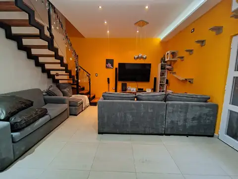 Casa en venta en Zarate, calle España