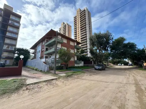 Alameda 201 , Piso 2