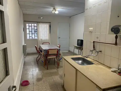Casa 5 ambientes con 1 baño
