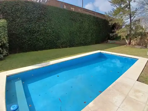 VENTA CASA 4 AMBIENTES CON PILETA  Los Polvorines