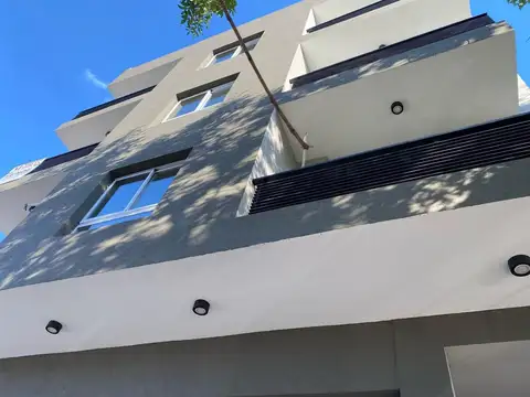 DPTO 2 AMB.AL FRENTE CON BALCON