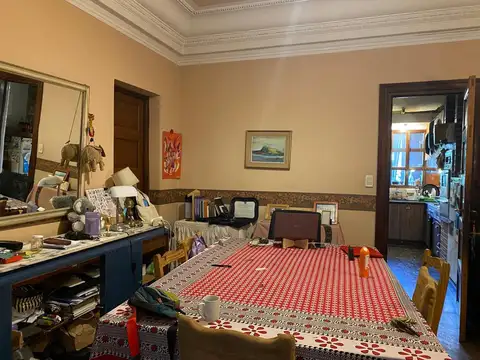 Casa 8 ambientes con 3 baños