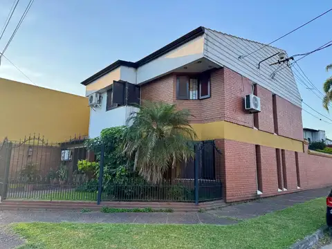 VENTA CASA ESQUINA BARRIO JARDIN