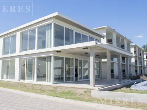 Casa en Venta en Countries y Barrios Cerrados en Pilar, USD 198.000