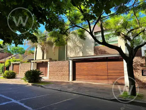 Casa 5 ambientes con 4 baños