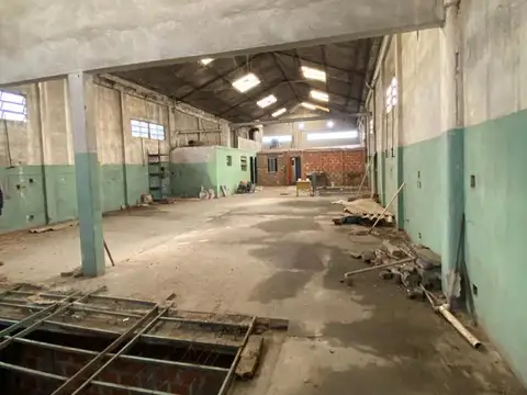 Galpon en Venta 11  mts Frente