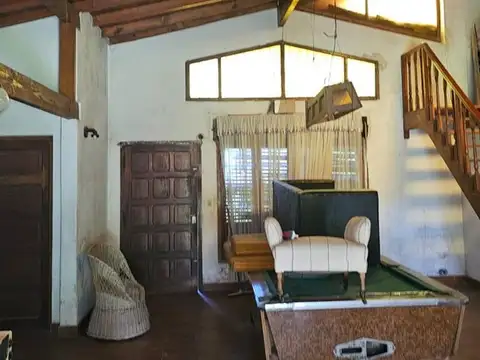 VENTA CASA 4 AMBIENTES EN PILAR CON PILETA-QUINCHO