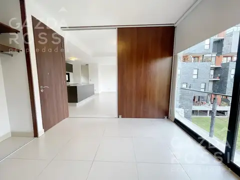 Excelente departamento en  venta con renta en complejo Las Cavas
