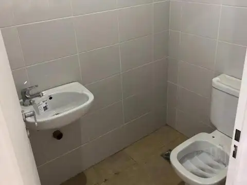 EXCELENTE LOCAL COMERCIAL EN PB.