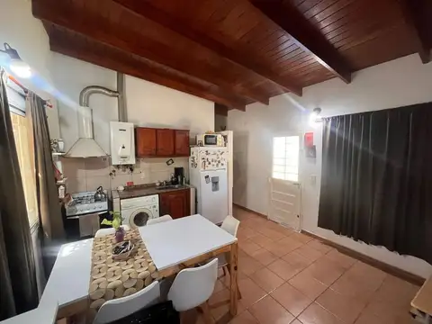 Casa 2 ambientes con 1 baño