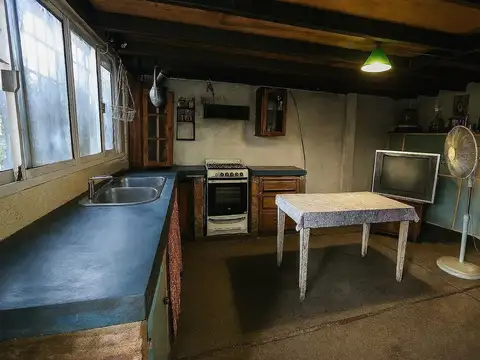 Esteban Echeverría 1100