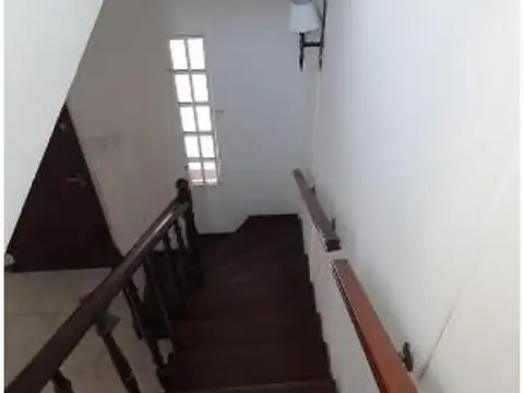 Depto Tipo Casa 4 ambientes con 2 baños