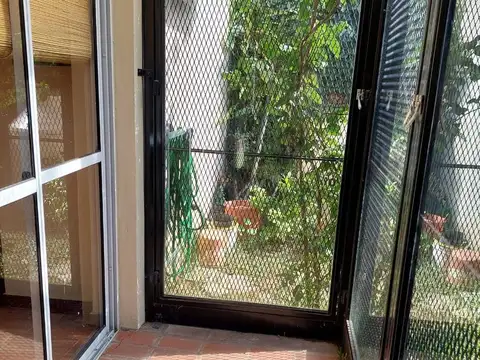 Venta de Casa en calle Weizman al 900. Cuatro ambientes. Morón