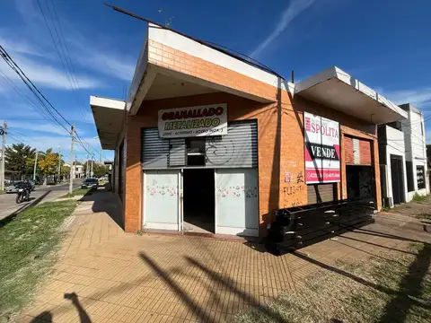 LOCAL COMERCIAL CON POSIBILIDAD DE ANEXO Y AMPLIACIONES