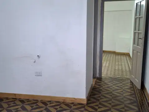 Casa 5 ambientes con 1 baño