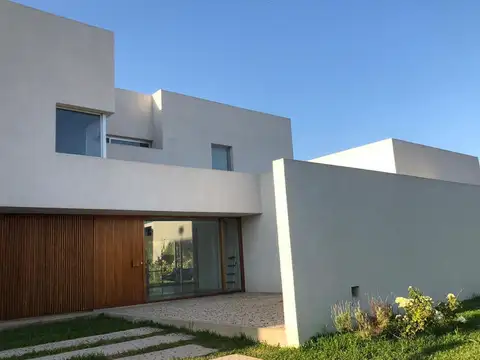 Casa en Venta en Villanueva, USD 440.000