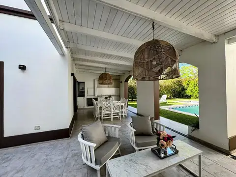 Casa en Alquiler Temporal en Funes, USD 7.000