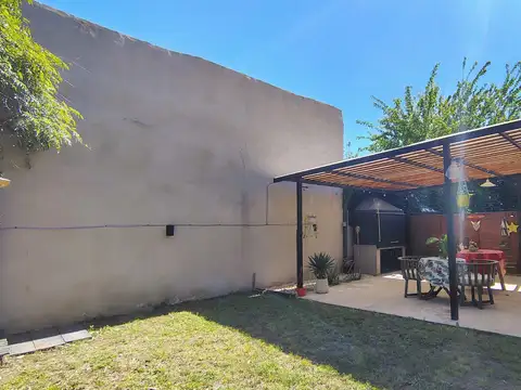 Mitre 1800, Piso Mit