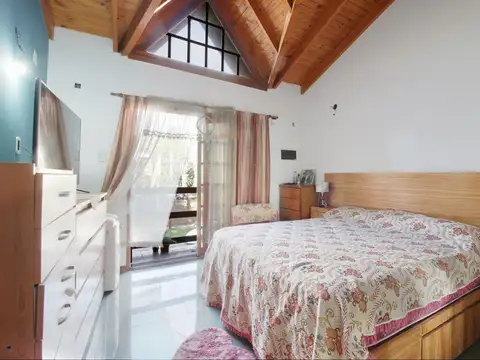 Casa 6 ambientes con 3 baños