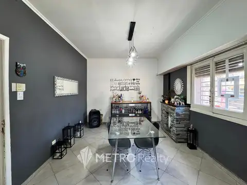 Casa 4 ambientes con 2 baños