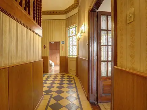 Casa 5 ambientes con 2 baños