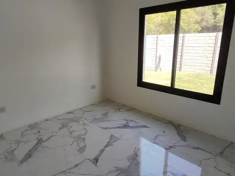 Casa en Venta con 4 cocheras