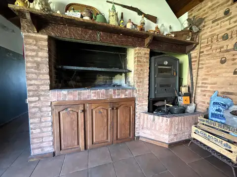 Casa en Venta con 4 cocheras
