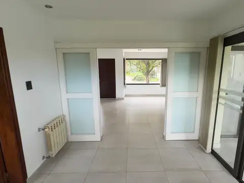 Casa 7 ambientes con 3 baños