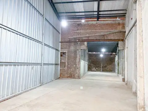 Alquiler Depósito 290 mts cub en Sarandi