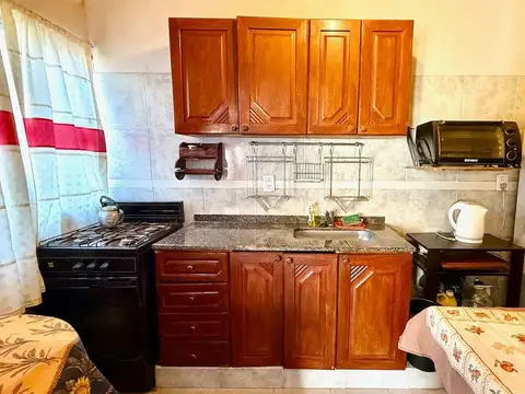 Casa 6 ambientes con 2 baños