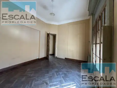 Casa 15 ambientes con 7 baños